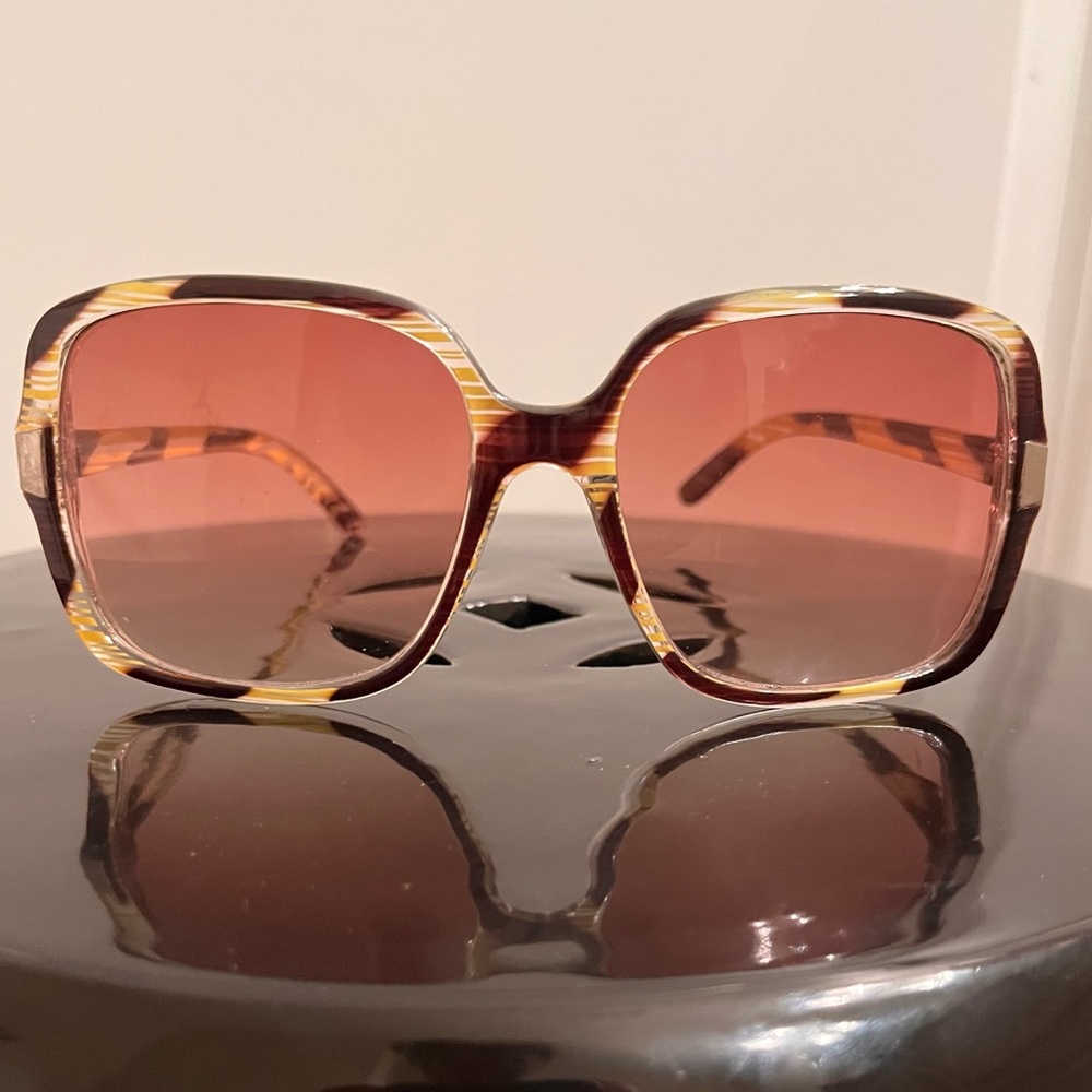 “Animal” print sunglasses